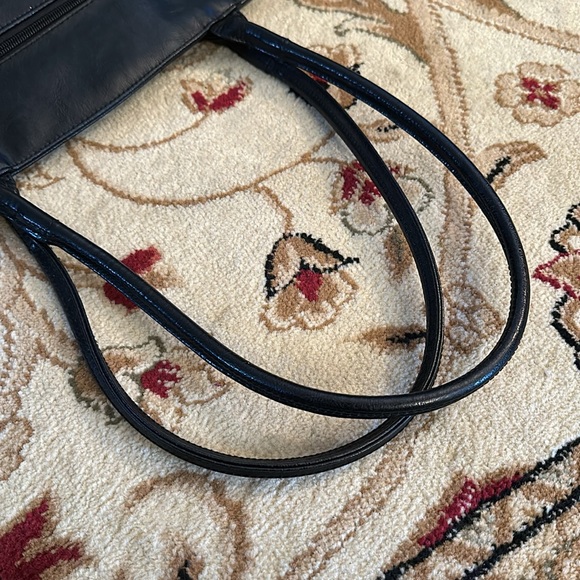 Prada Black Leather Women's Bag - Picture 8 of 8